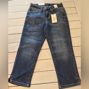 JUDY BLUE | NWT Mid Rise Skinny Fit Capri w/side slit Sz 0/24 medium dark wash